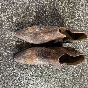Ariat Dixon Brown Embroidered Ankle Boots